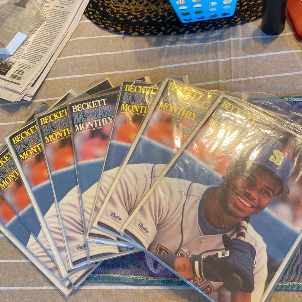 Beckett baseball card monthly.  July 1990. One book.